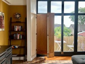 The Georgian Manor Apartment - Central Frome