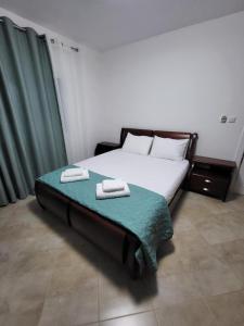 Lakeside View Apartment