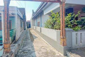 WILUDJENG Guest House Syariah near Alun Alun Sragen Mitra RedDoorz
