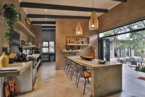 Maroela Skadu in Marloth Park