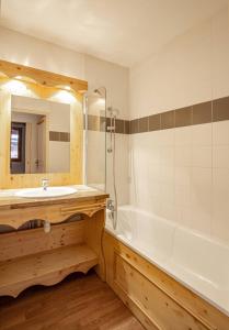 Appartements Hameau 5 106b - SPA & PISCINE studio 4 pers : photos des chambres