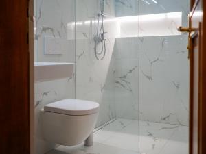 Hotel 16 & Apartments Prague City Living