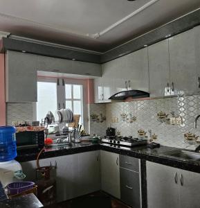 Mountain Pepper Palate Bed, Breakfast & Movie