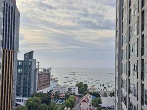 Sea View 2 Bed Room Rare Find Great Location