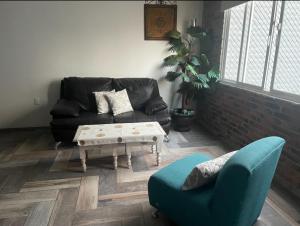 Cris Apartamento Nuevo y amplio Tlalnepantla 2-3 per, 5min CDMX Metro Rosario