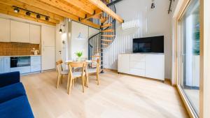 Inteligentne rubinowe domy, Sun & Snow