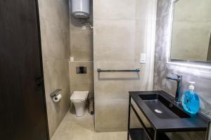 Comfortable Studio in Great Location - by HostMT