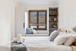 Home Among the Gum Trees