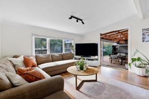 Home Among the Gum Trees