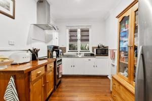 Home Among the Gum Trees