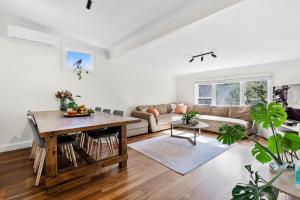 Home Among the Gum Trees