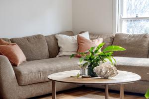 Home Among the Gum Trees