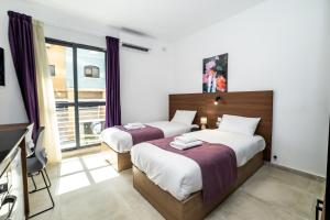 Cozy Studio Apartment - by HostMT