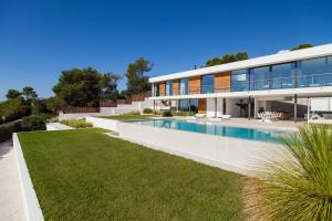 Seaside Sanctuary in Ibiza City, 1061