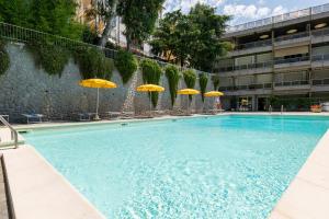 GuestHost - Modern Escape with Pool & Sunny Terrace