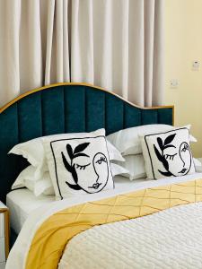 Beauty Blender Homes - The Mustard House