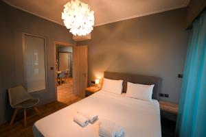 Majestic Acropolis View Elegant 2-Bedroom Penthouse in the Heart of Athens