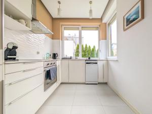 Trawowa Spacious House by BookingHost