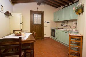 Tuscan villa with private pool garden view hot tub and total chill