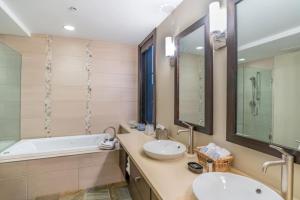 Luxury 3 Bedroom Slopeside Mountain Vacation Rental With Hot Tubs