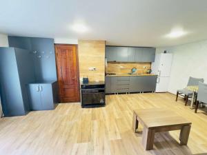 House Lia Apartment Likani