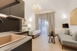 The Cosmopolitan - Karterados Urban Suites