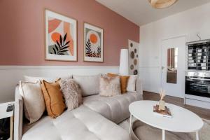 West Kensigton Superb Apartments!