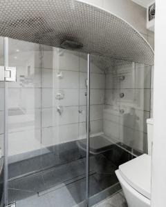 Charming 1BR Escape in the Heart of the City