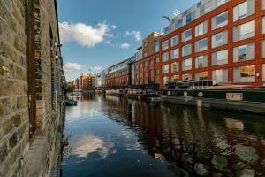 The Little Venice Hideaway Studio on the Canal!