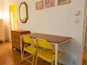 Grand T1 proche RER A, Vrai lit, Cuisine séparée, RDC