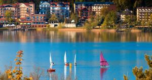 Małe mieszkanie na poddaszu w centrum