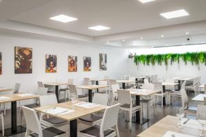 The Place Mariner by ALEGRIA Adults Only