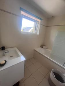 Maisons de vacances Jolie maison, idealement situee : photos des chambres