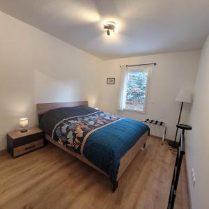 New apt at the slopes with private parking