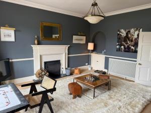 Glandwr hall - Magnificent Country House with Heated Swimming Pool & Jacuzzi