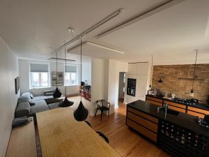 Townhouse with private garden in the centre