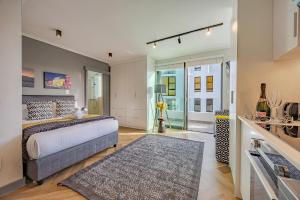 Contemporary Zen Studio, Bloubergstrand