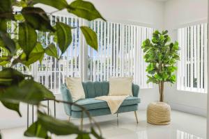 Modern 4BR Retreat with Private Pool - Near Brickell