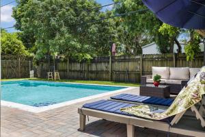 Modern 4BR Retreat with Private Pool - Near Brickell