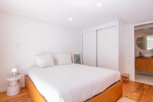 Chic Campanhã Home w Free Parking by LovelyStay