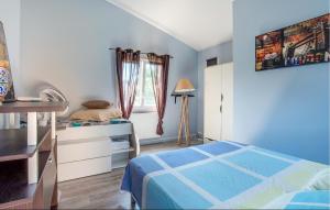 Maisons de vacances Stunning Home In Saint Cezaire : photos des chambres