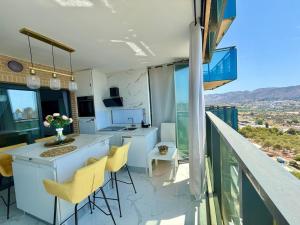 Kronos 19 Deluxe Golden Horizon