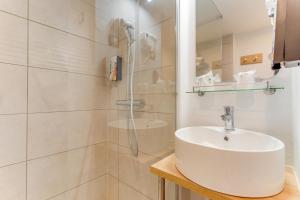 Hotels Sure Hotel by Best Western Mougins Belvedere : photos des chambres
