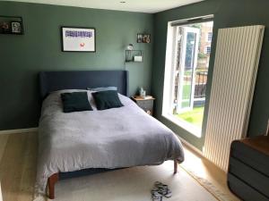 Quiet 3 Bedroom House in Central London!