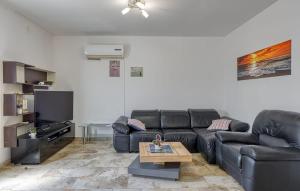 2 Bedroom Lovely Apartment In Veli Losinj 