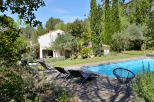 Maisons de vacances Family cottage with private pool : photos des chambres