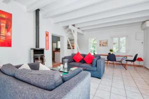 Maisons de vacances Family cottage with private pool : photos des chambres