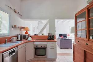 Maisons de vacances Family cottage with private pool : photos des chambres