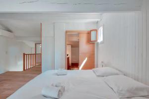 Maisons de vacances Family cottage with private pool : photos des chambres