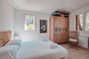Maisons de vacances Family cottage with private pool : photos des chambres
